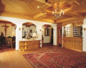 Rakouský hotel Alpenland s recepcí