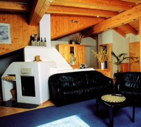 Rakouský hotel Kleon s posezením