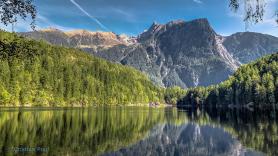 Pohled na jezero Piburger See, Rakousko