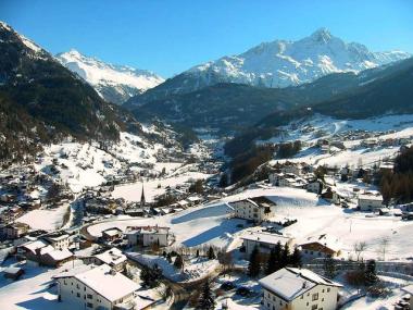 Rakouské městečko Sölden v zimě